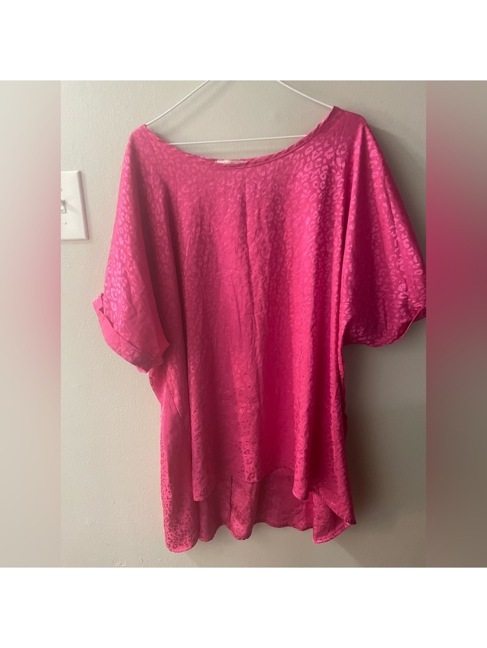 Women’s Now N Forever size 2X Pink Animal Print Short Sleeve Blouse Tote4